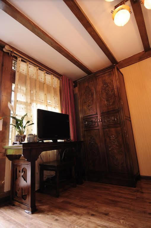 Yi Liu Hostel Lijiang  Exterior photo